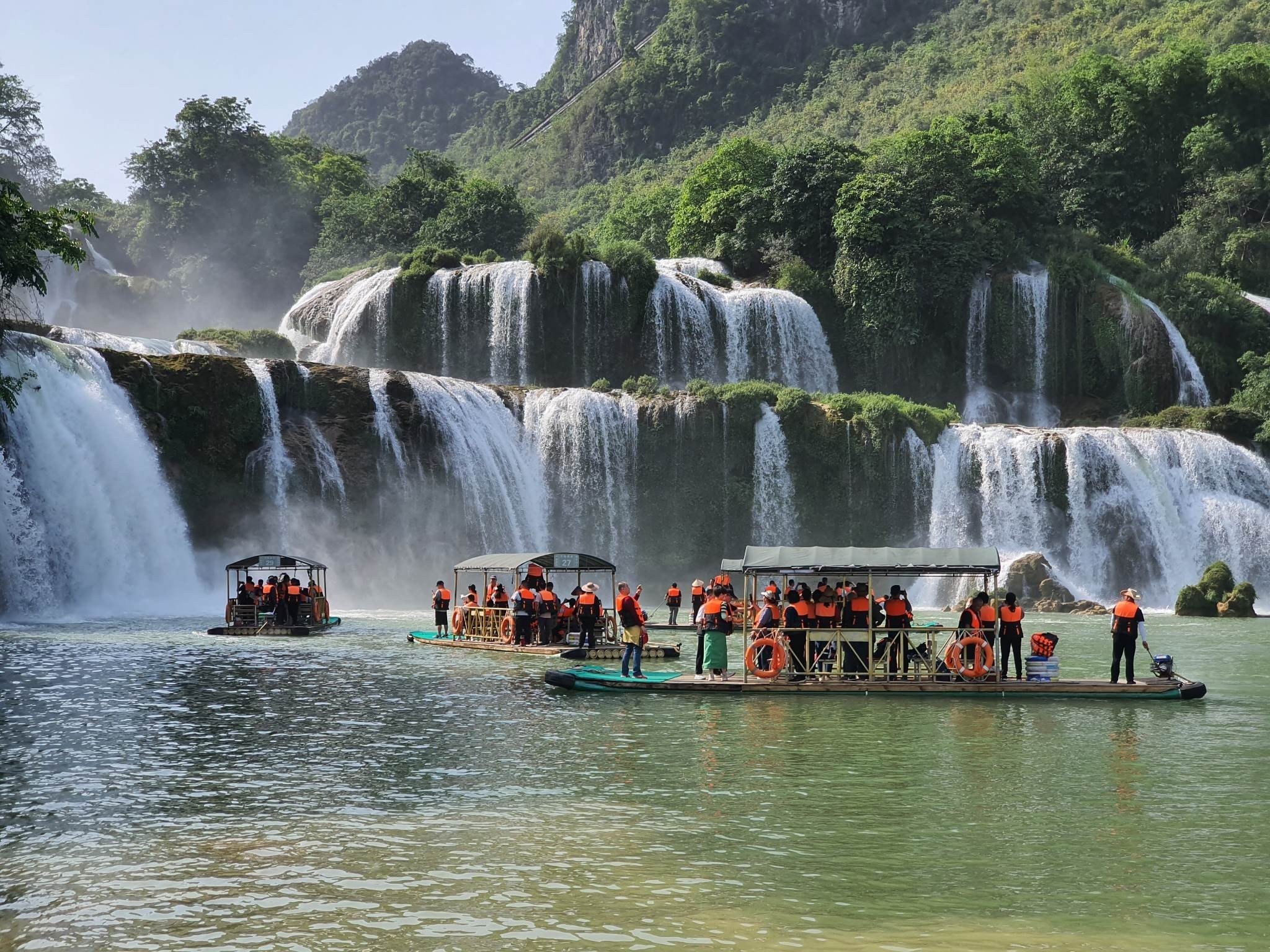 BAN GIOC WATERFALL 3D2N FROM HANOI DEPARTURE FRIDAY